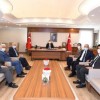Adana Güçbirliği Vakfı Yönetim Kurulu Başkanı Yüksel Yavuz, Yönetim Kurulu Üyeleri ile birlikte Adana Valisi Süleyman Elban’ı makamında ziyaret ederek yeni görevinde başarılar dilediler.