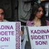 KADINA ŞİDDETE KATİLLERİNİN FOTOĞRAFIYLA PROTESTO 