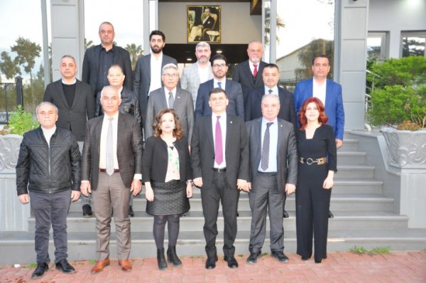 Adana Güçbirliği Vakfı’nda Yüksel Yavuz güven tazeledi